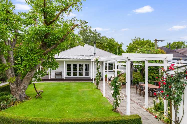 76 & 76A Fisher Avenue Beckenham_27