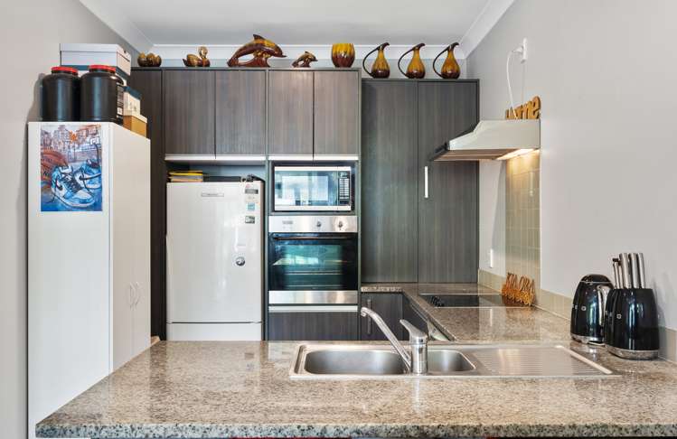 6/44 Carlos Drive Flat Bush_3