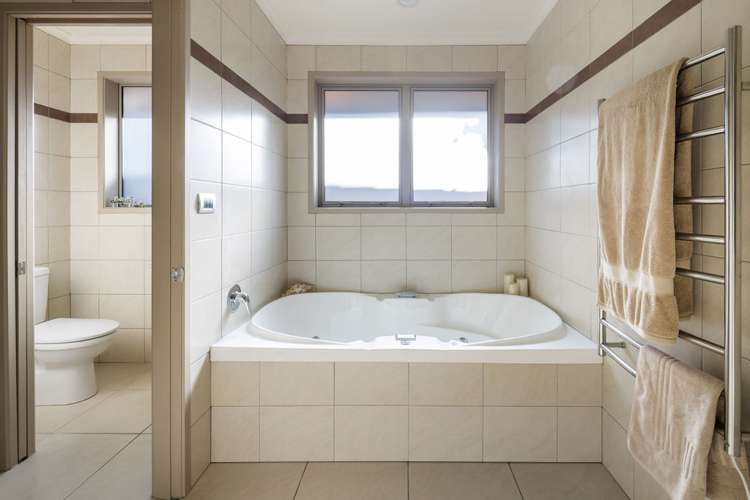 64 Moonlight Drive Rototuna North_18