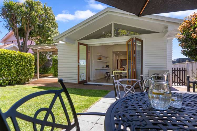 18 Gilbert Street New Plymouth Central_29