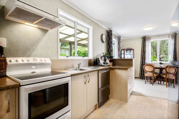 2/1 Trias Road Totara Vale_8