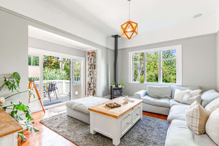 88 Woodlands Park Road Titirangi_15