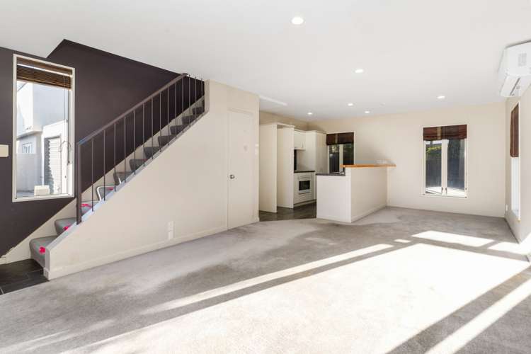 4/240 Kilmore Street_0
