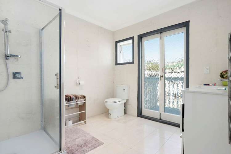 1 Gamble Way Massey_15