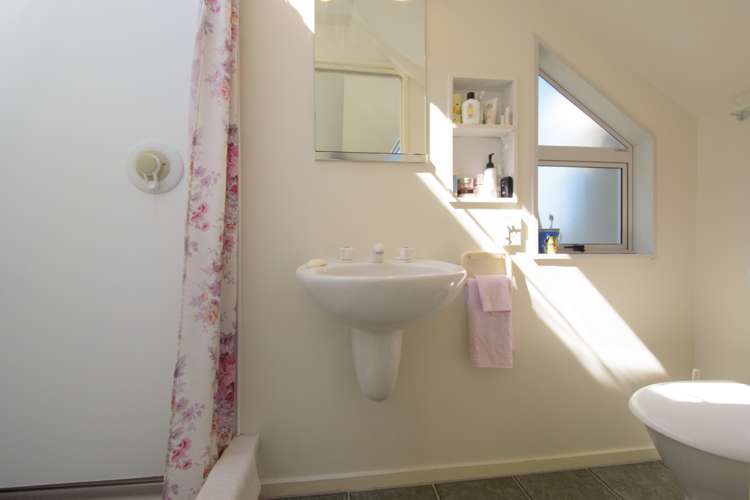 113b Wynyard Crescent Fernhill/Sunshine Bay_15