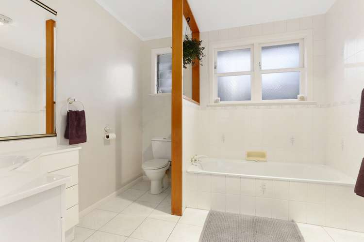 253 Glengarry Road Glen Eden_11