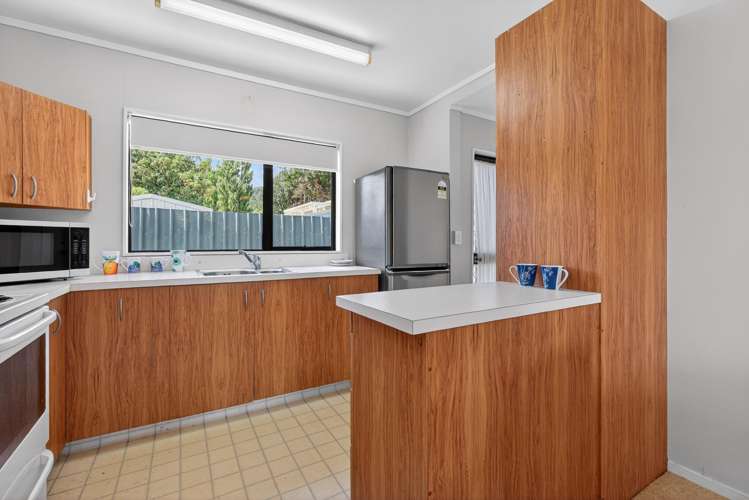 13C Gibbs Crescent Wainuiomata_11