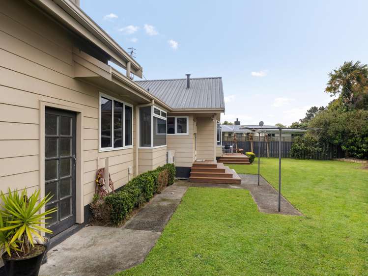 2 Brookbank Place Glenview_21