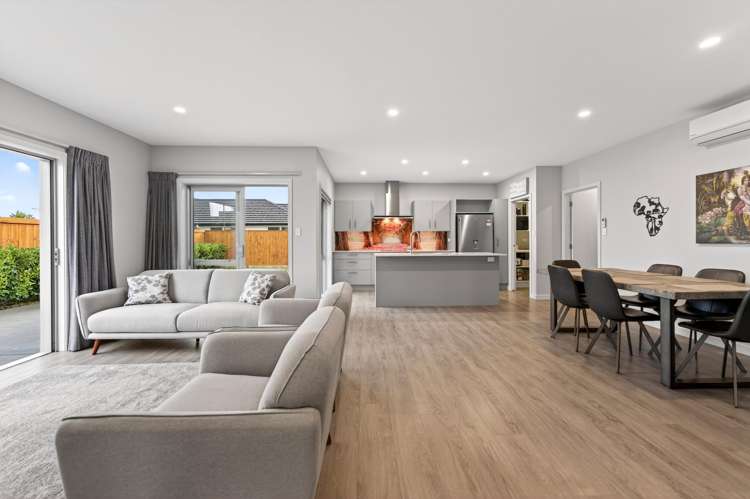 3 Magnolia Lane Kelvin Grove_24