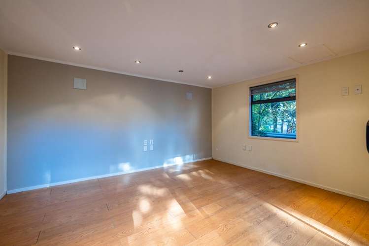 33 Crescent Road East Ostend_23