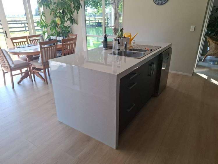 580 Bruntwood Road 2756_8