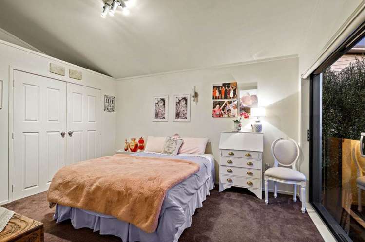 2/36 Seaview Road Castor Bay_7