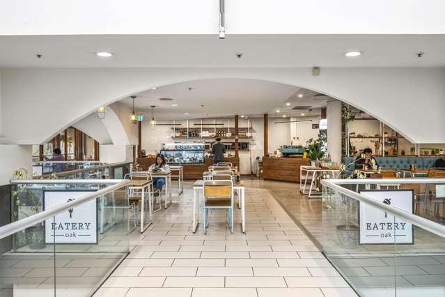 Prime Café investment with occupier potential