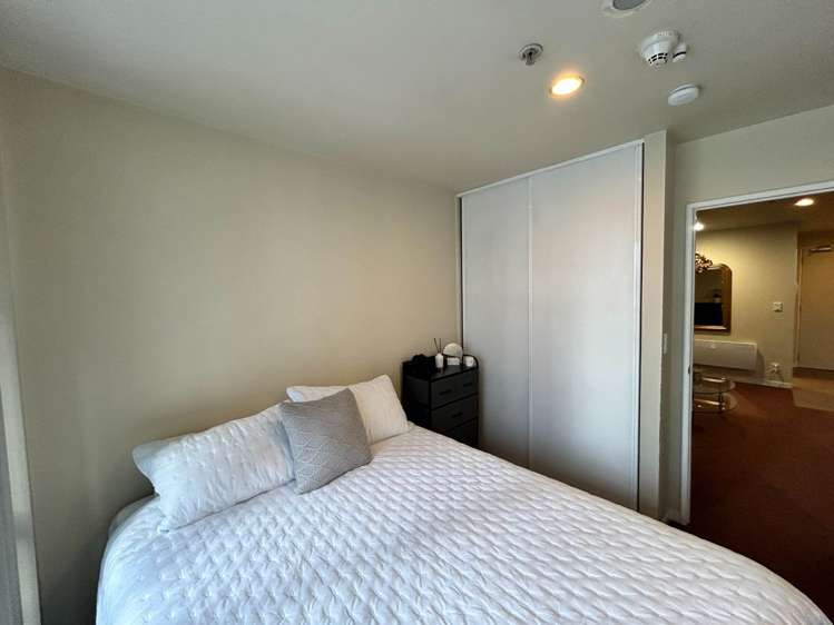 10J/76 Albert Street City Centre_5