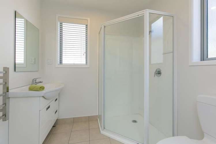 27a Collins Avenue Tawa_5