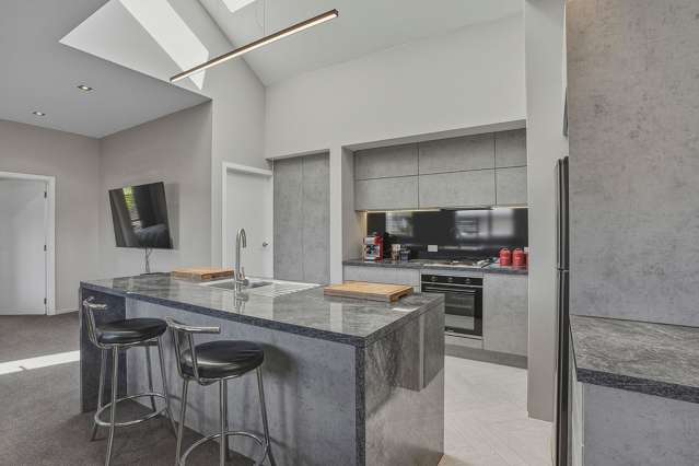 Executive 2BR Townhouse in South Dunedin