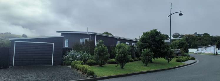 8 Monarch Drive Robinsons Bay_16