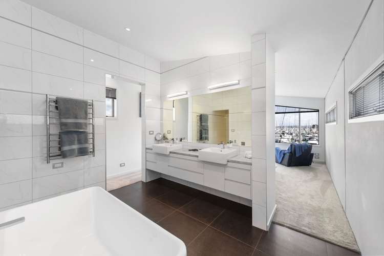 26 Rue Damarres Gulf Harbour_19