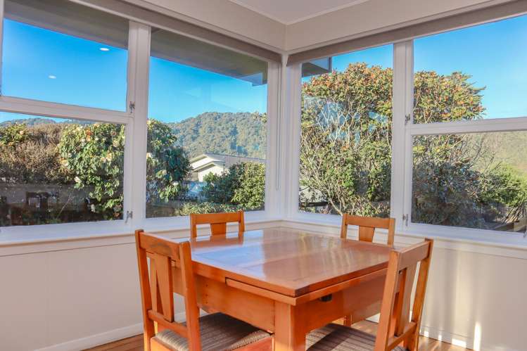 32 Domett Esplanade Cobden_5