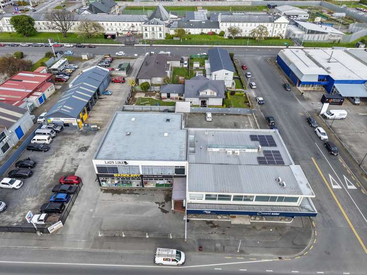 228 Dee Street and 11 Earnslaw Street Avenal_13