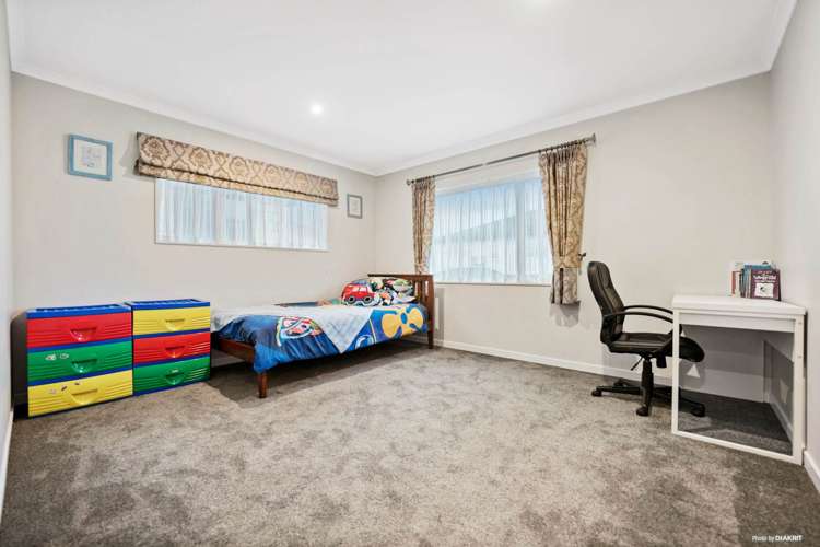 19 Castlebane Drive Flat Bush_18