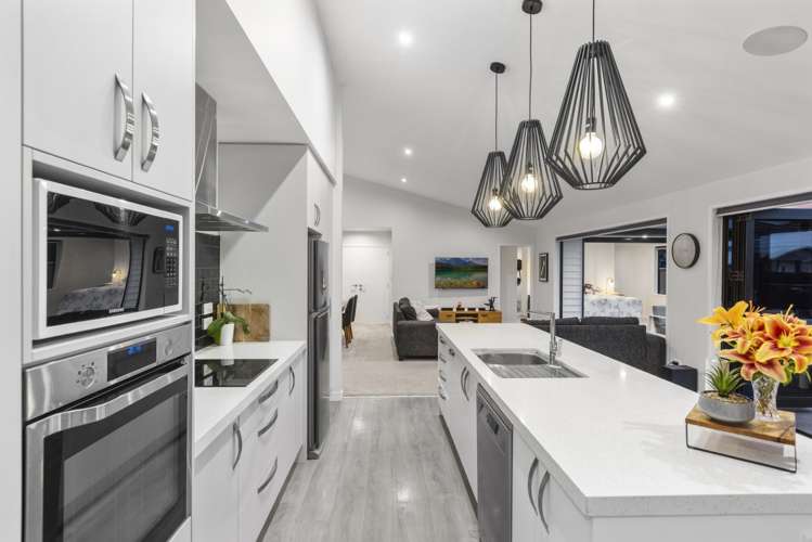 76 Puhirake Crescent Pyes Pa_13