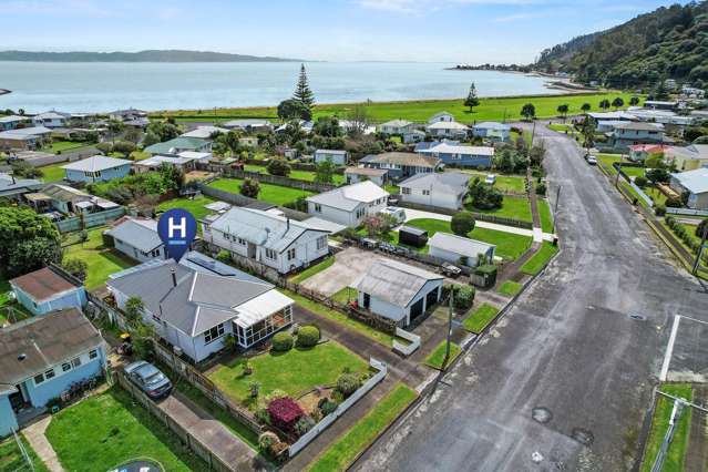 209 Kuranui Street Thames-coromandel_1