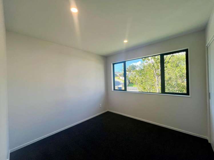 2/44 Sylvan Crescent Te Atatu South_11