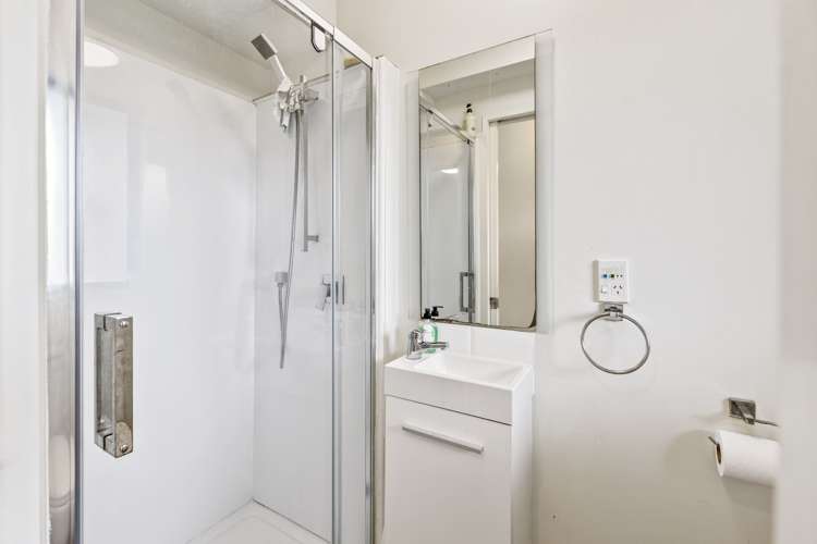 3/12 Ambrico Place New Lynn_12