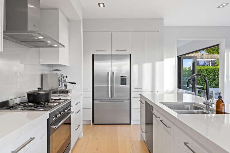 5 Ridge View Crescent Pukekohe_11