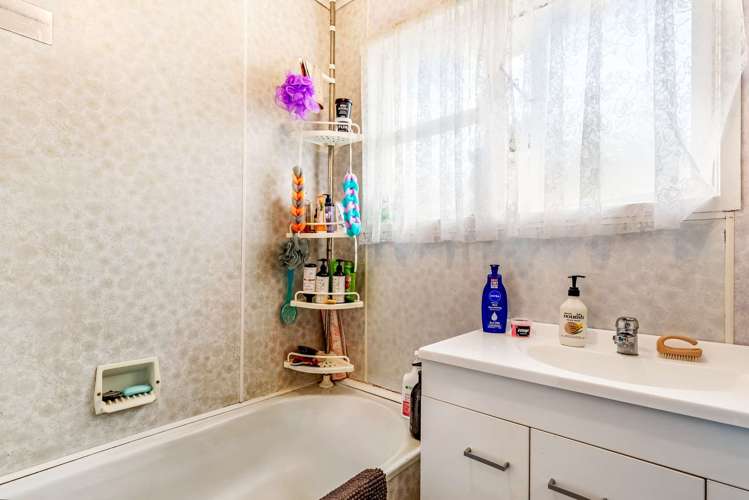 11 Euan Street Mangakakahi_8