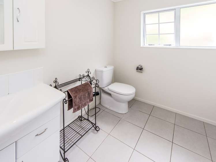 13 Sandy Lane Otamatea_8