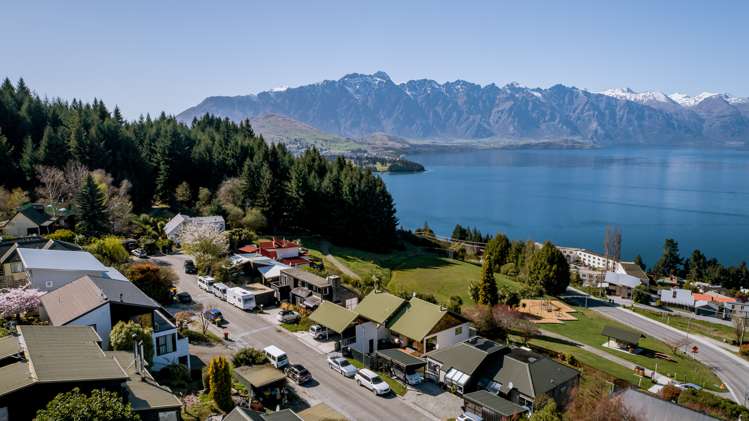 17b Cameron Place Fernhill/Sunshine Bay_25