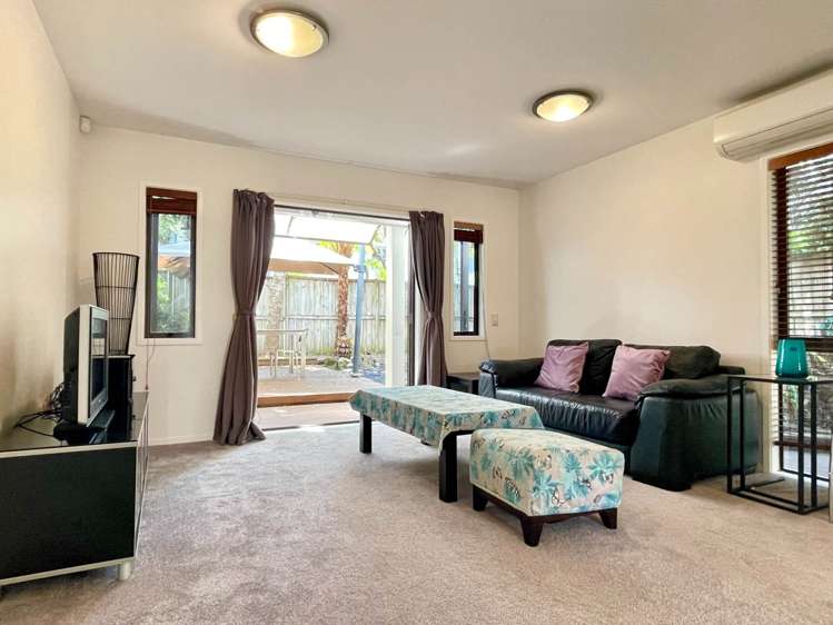 60/92 Bush Road Albany_1