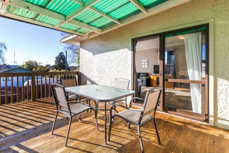 2/160 Spa Road Taupo_10