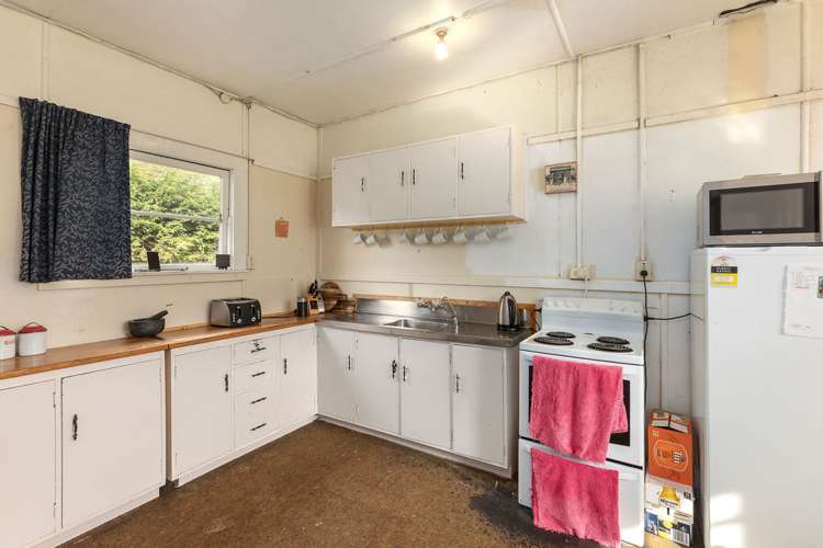 940 Pencarrow Coast Road Pencarrow Head_11