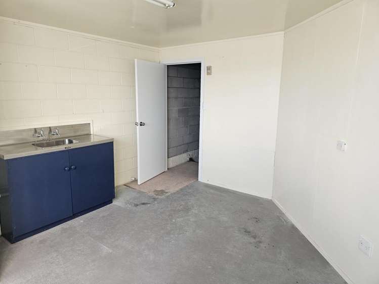 1/4 Amokura Street Henderson_9