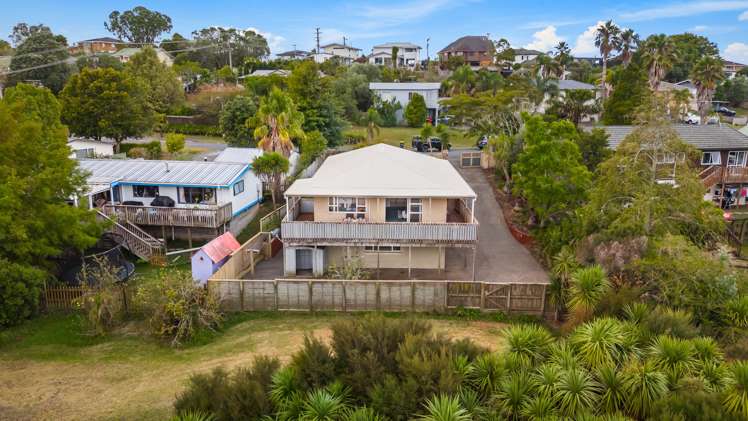 6 Donald Street Stanmore Bay_7