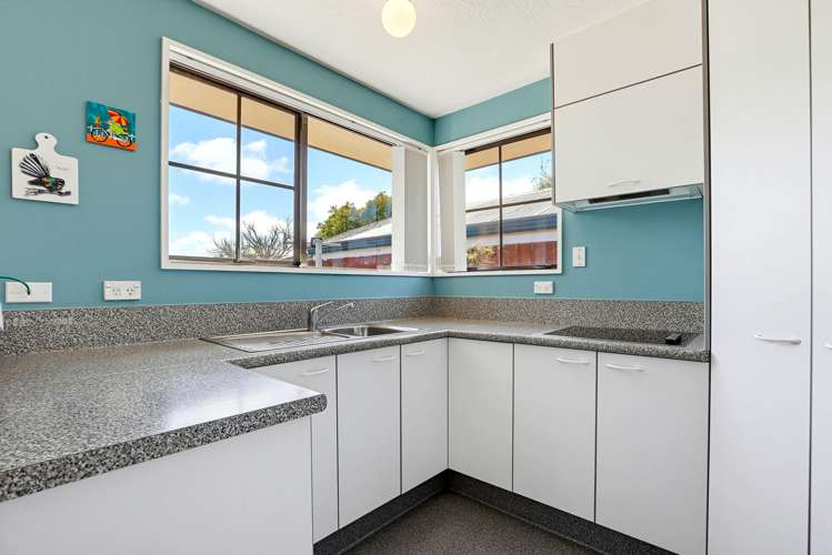 2/51 Solomon Avenue_5