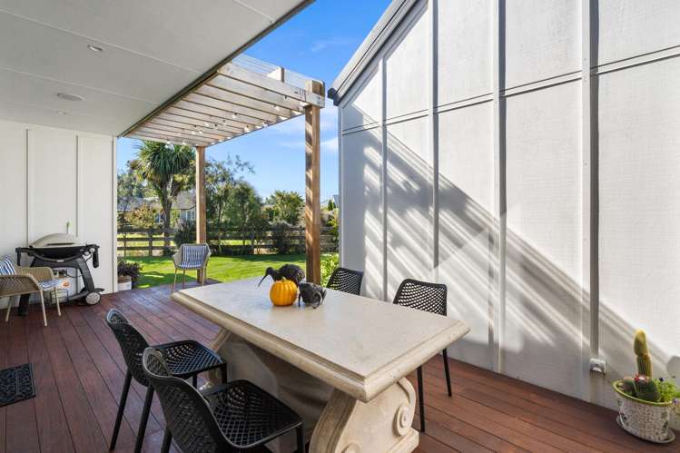 32 Carnaveron Drive Lincoln_24