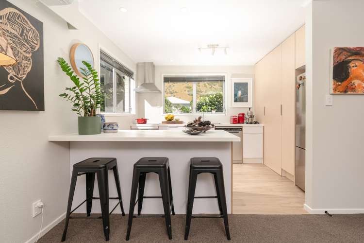 5/27 Beach Road Paekakariki_15