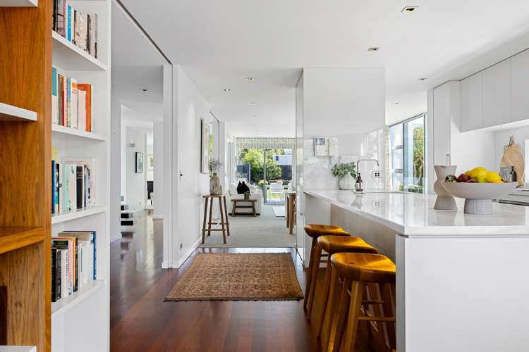 9 Poynder Avenue Merivale_5