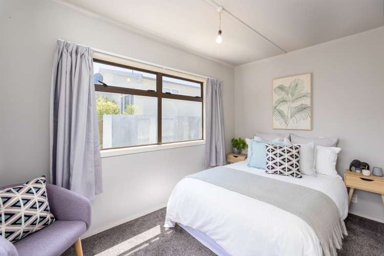 22 Batten Grove The Pines Beach_5