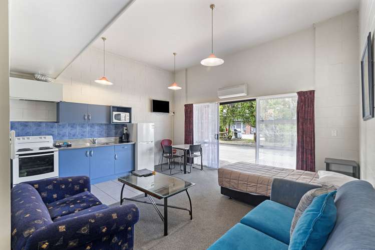 66 Linton Street West End_5