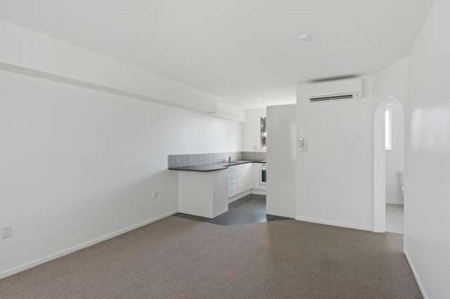 8/354 Hereford Street Linwood_1