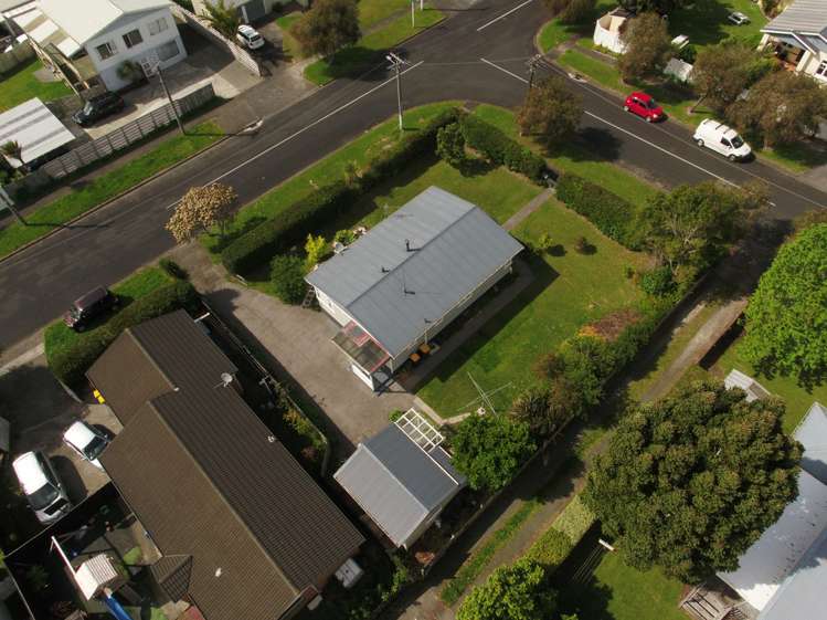 1 Rewa Street New Lynn_13