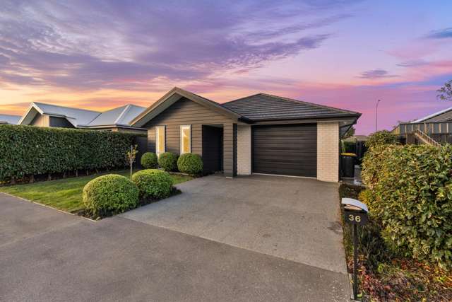 Modern Comfort & Easy Care - Make Your Move!