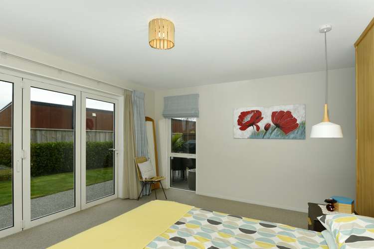 68 Fairose Drive Richmond_11