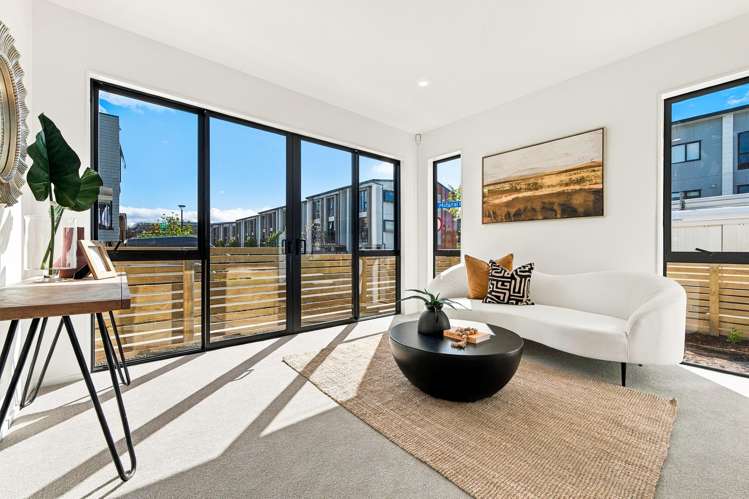 2 Falcon Crescent Hobsonville_6