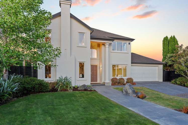 6 June Gardens Northwood_35